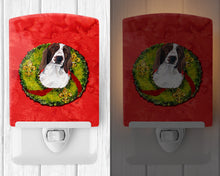 Load image into Gallery viewer, Welsh Springer Spaniel Christmas Wreath Ceramic Night Light SC9084CNL