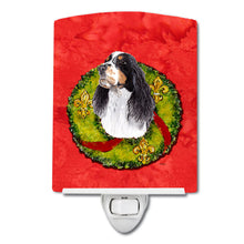 Load image into Gallery viewer, Springer Spaniel Christmas Wreath Ceramic Night Light SC9092CNL