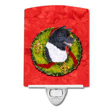 Load image into Gallery viewer, Akita Cristmas Wreath Ceramic Night Light SS4208CNL