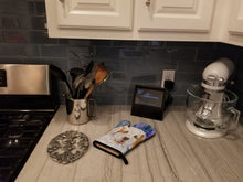 Load image into Gallery viewer, Clumber Spaniel Oven Mitt SS8008OVMT