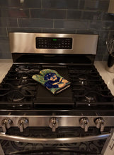 Load image into Gallery viewer, Rottweiler Oven Mitt SS8107OVMT