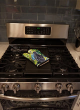 Load image into Gallery viewer, Afghan Hound Oven Mitt SS8181OVMT
