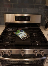 Load image into Gallery viewer, Papillon Oven Mitt SS8194OVMT
