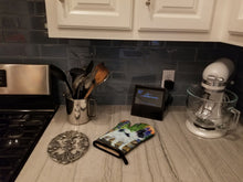 Load image into Gallery viewer, Papillon Oven Mitt SS8194OVMT
