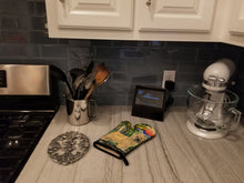 Load image into Gallery viewer, Cairn Terrier Oven Mitt SS8229OVMT