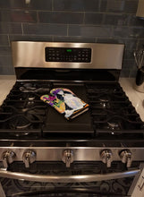 Load image into Gallery viewer, Japanese Chin Oven Mitt SS8299OVMT