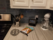 Load image into Gallery viewer, Australian Shepherd Oven Mitt SS8317OVMT