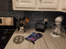 Load image into Gallery viewer, Starry Night Cane Corso Oven Mitt SS8410OVMT