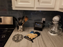 Load image into Gallery viewer, Starry Night Chow Chow Oven Mitt SS8454OVMT