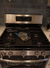Load image into Gallery viewer, Starry Night Mastiff Oven Mitt SS8463OVMT