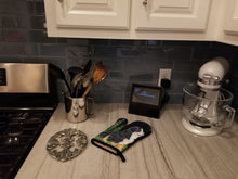 Load image into Gallery viewer, Starry Night Bernese Mountain Dog Oven Mitt SS8468OVMT