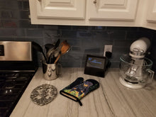 Load image into Gallery viewer, Starry Night Rottweiler Oven Mitt SS8475OVMT