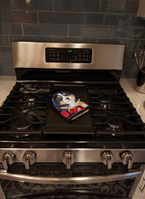 Load image into Gallery viewer, Bernese Mountain Dog Oven Mitt SS8569OVMT