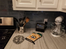 Load image into Gallery viewer, Pomeranian Oven Mitt SS8725OVMT