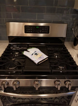 Load image into Gallery viewer, Bichon Frise Oven Mitt SS8829OVMT