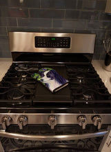 Load image into Gallery viewer, Papillon Oven Mitt SS8896OVMT