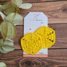 Load image into Gallery viewer, Sand Dollar Earrings