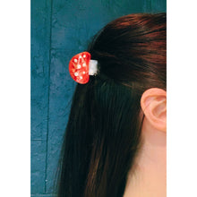 Load image into Gallery viewer, Set of 3 Velvet Claws Mini Mushroom Hair Clips in Velvet Travel Bag