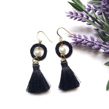 Load image into Gallery viewer, Single Pearl Tassels