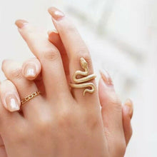 Load image into Gallery viewer, Snake Design Black Diamond Ring 18K Yellow Gold Viper Ring