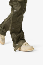Load image into Gallery viewer, Snap Front Cargo Pants - Olive