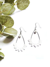 Load image into Gallery viewer, Tear drop Pearl Burst Earrings