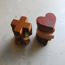 Load image into Gallery viewer, Tic-Tac-Toe Heart Game