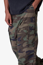 Load image into Gallery viewer, Ultra Baggy Cargo Pants - Camo