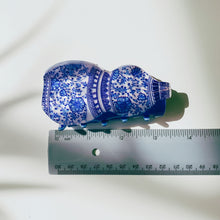 Load image into Gallery viewer, Velvet Claws Antique Vase Hair Clip | Claw Clip in Velvet Travel Bag