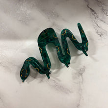 Load image into Gallery viewer, Velvet Claws Cleopatra Green Snake Hair Claw | Claw Clip in Velvet Travel Bag