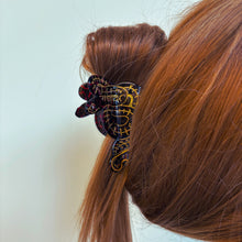 Load image into Gallery viewer, Velvet Claws Coiled Snake Claw in Brown Gold and Red Hair Clip | Claw Clip in Velvet Travel Bag
