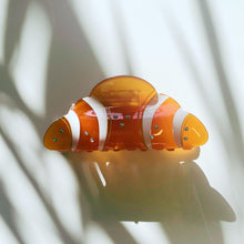 Load image into Gallery viewer, Velvet Claws Croissant Hair Clip | Claw Clip in Velvet Travel Bag
