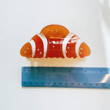 Load image into Gallery viewer, Velvet Claws Croissant Hair Clip | Claw Clip in Velvet Travel Bag