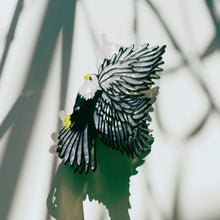Load image into Gallery viewer, Velvet Claws Eagle Hair Claw | Claw Clip in Velvet Travel Bag