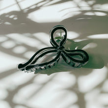 Load image into Gallery viewer, Velvet Claws Hair Clip | Coquette Bow in Black | Claw Clip in Velvet Travel Bag
