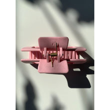 Load image into Gallery viewer, Velvet Claws Hair Clip | The Jada in Candy Pink Speckle | Claw Clip in Velvet Travel Bag