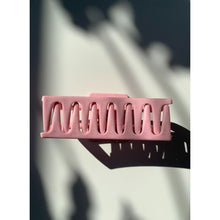 Load image into Gallery viewer, Velvet Claws Hair Clip | The Jada in Candy Pink Speckle | Claw Clip in Velvet Travel Bag