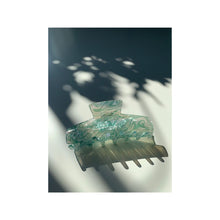 Load image into Gallery viewer, Velvet Claws Hair Clip | The Psychedelic in Nature Child | Claw Clip in Velvet Travel Bag