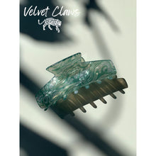 Load image into Gallery viewer, Velvet Claws Hair Clip | The Psychedelic in Nature Child | Claw Clip in Velvet Travel Bag