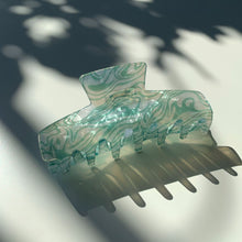 Load image into Gallery viewer, Velvet Claws Hair Clip | The Psychedelic in Nature Child | Claw Clip in Velvet Travel Bag