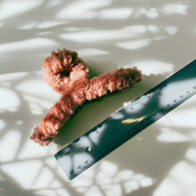 Load image into Gallery viewer, Velvet Claws Hair Clip | Triangle Plush in Copper Mauve Faux Fur | Claw Clip in Velvet Travel Bag
