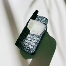 Load image into Gallery viewer, Velvet Claws Millennial Cellphone Hair Clip | Claw Clip in Velvet Travel Bag