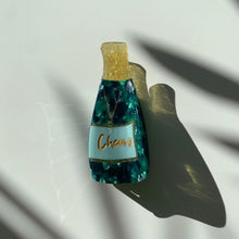 Load image into Gallery viewer, Velvet Claws Prosecco Hair Claw | Claw Clip in Velvet Travel Bag