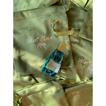 Load image into Gallery viewer, Velvet Claws Prosecco Hair Claw | Claw Clip in Velvet Travel Bag