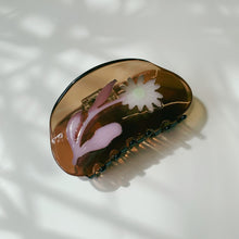 Load image into Gallery viewer, Velvet Claws Pure Seventies Amber Flower Hair Claw | Claw Clip in Velvet Travel Bag