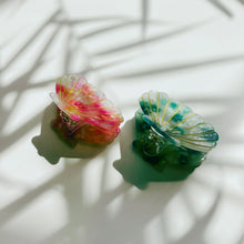 Load image into Gallery viewer, Velvet Claws Seashell Claw Set of 2: Aqua and Coral | Hair Claw Clip in Velvet Travel Bag