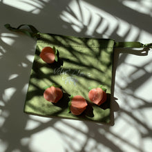 Load image into Gallery viewer, Velvet Claws Set of 4 🍑🍑🍑🍑 Mini Peach Hair Clips | Claw Clips in Velvet Travel Bag