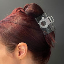 Load image into Gallery viewer, Velvet Claws Vintage Camera Hair Claw | Claw Clip in Velvet Travel Bag