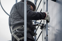 Load image into Gallery viewer, Frontline VLRS Securail Pro Vertical Lifeline System 30'