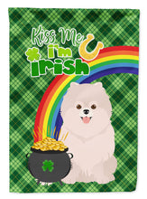 Load image into Gallery viewer, White Pomeranian St. Patrick's Garden Flag – "Kiss Me I’m Irish" with Pot of Gold &amp; Rainbow